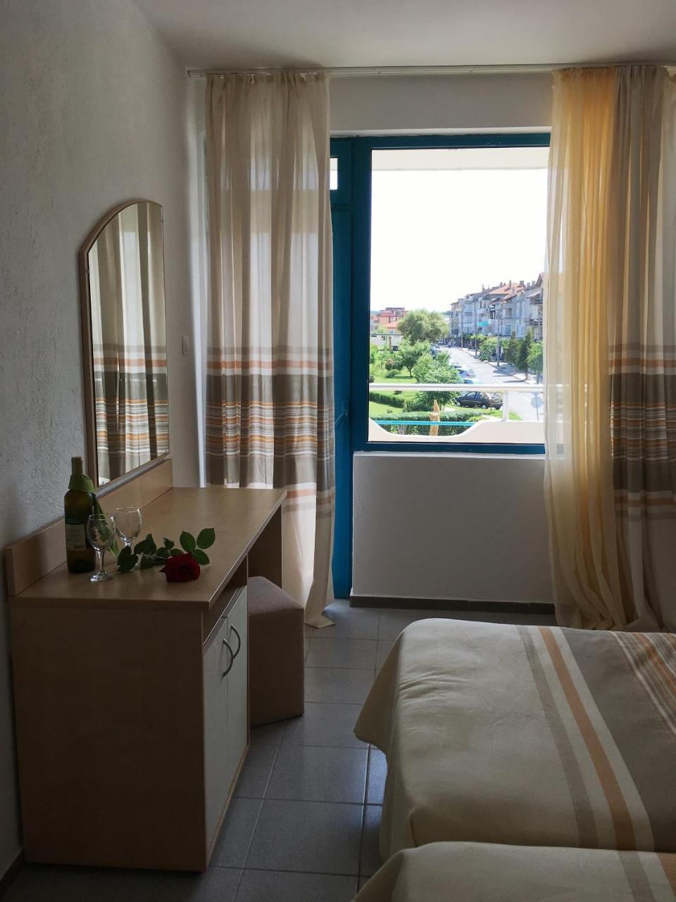 Alba Family Club Hotel Primorsko Eksteriør bilde