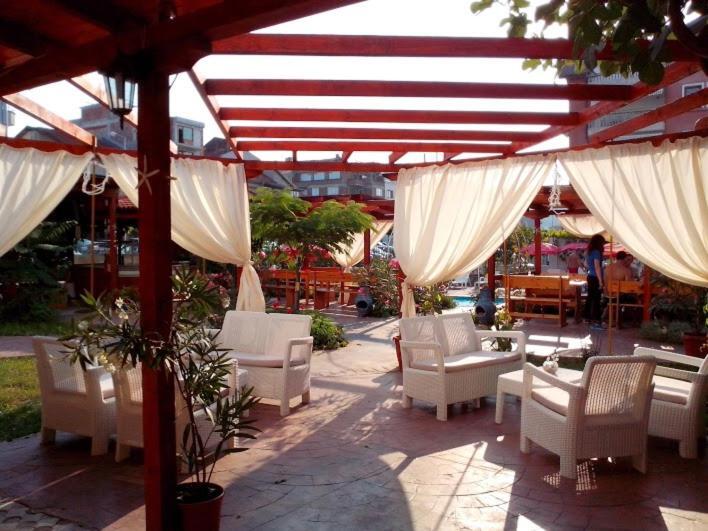Alba Family Club Hotel Primorsko Eksteriør bilde